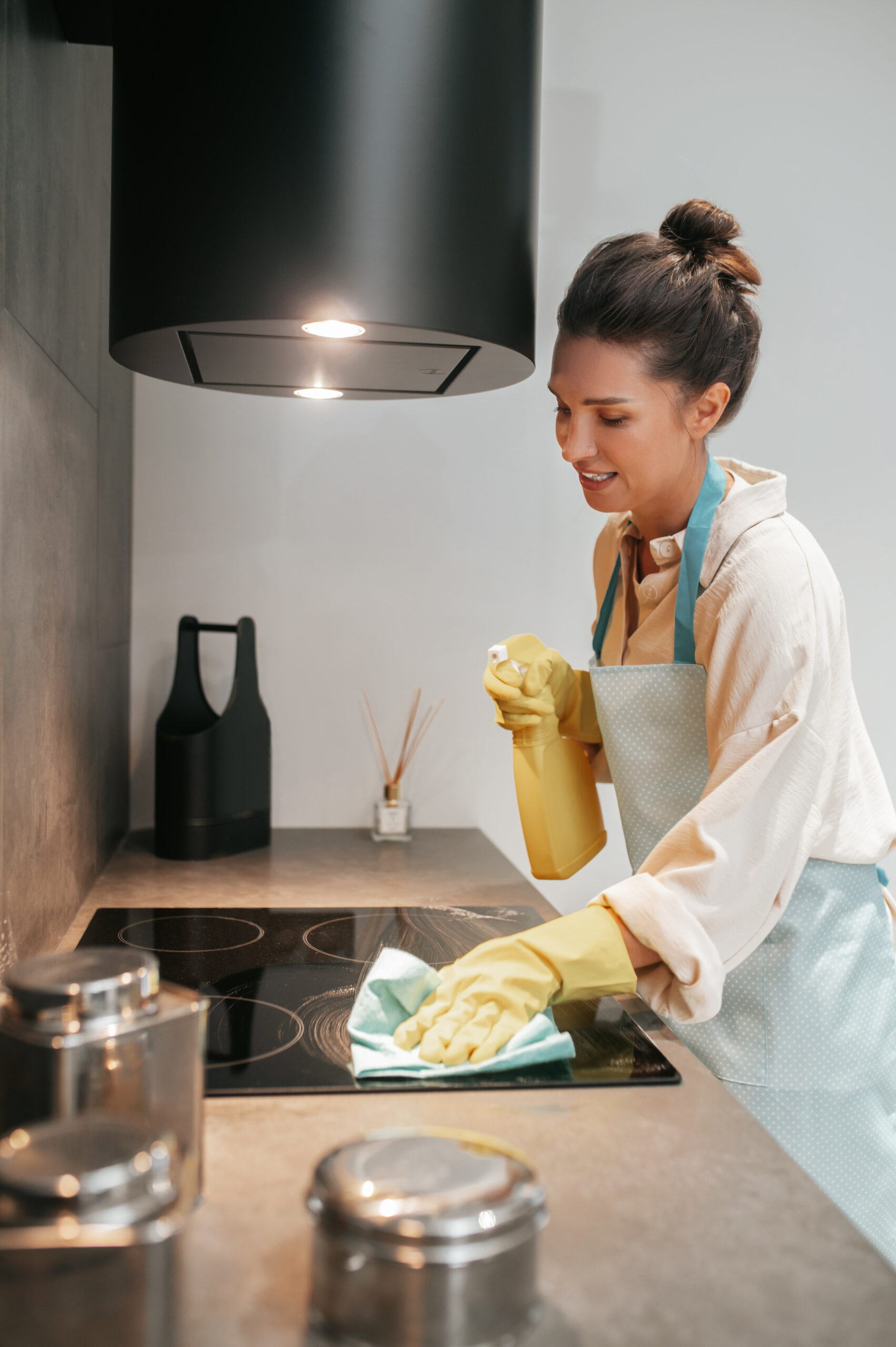 Domestic kitchen cleaning 